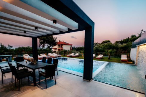Luxury Villa with Pool for Sale in Polychrono Halkidiki 2