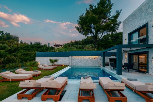 Luxury Villa with Pool for Sale in Polychrono Halkidiki 3