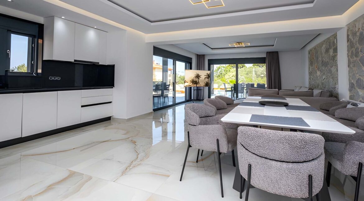Luxury Villa with Pool for Sale in Polychrono Halkidiki 4