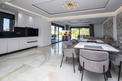 Luxury Villa with Pool for Sale in Polychrono Halkidiki 4