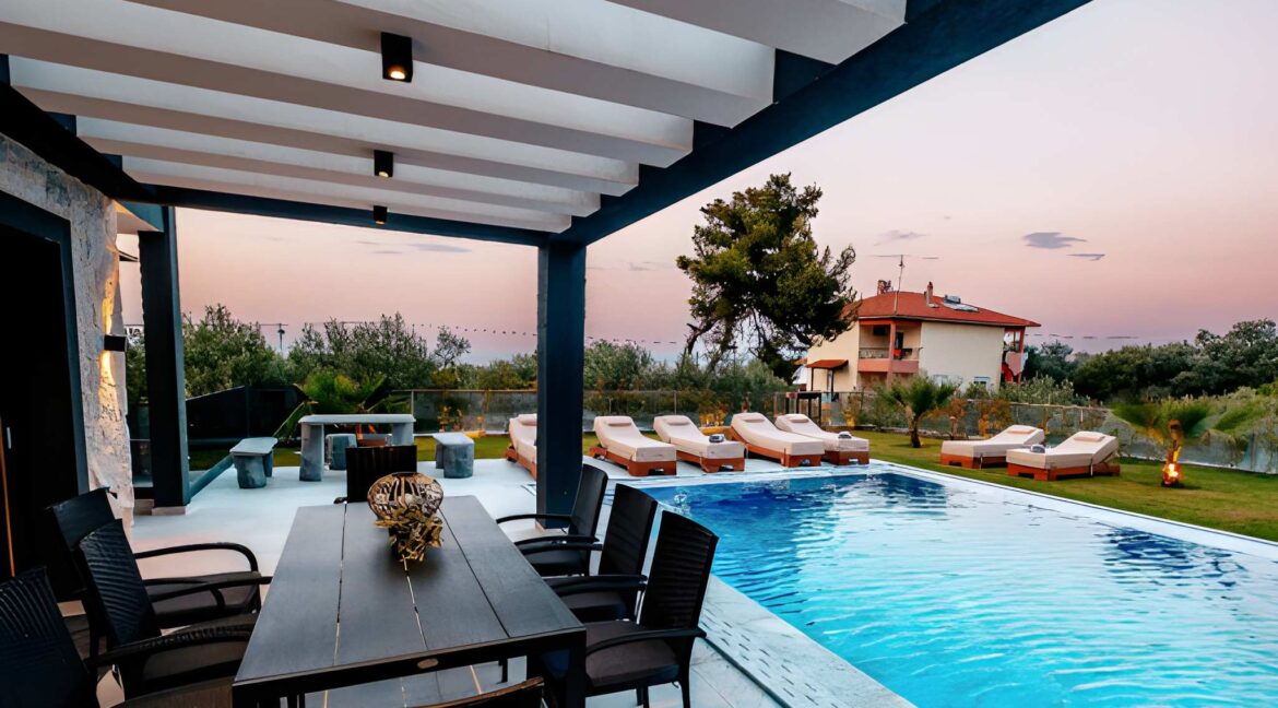 Luxury Villa with Pool for Sale in Polychrono Halkidiki 5