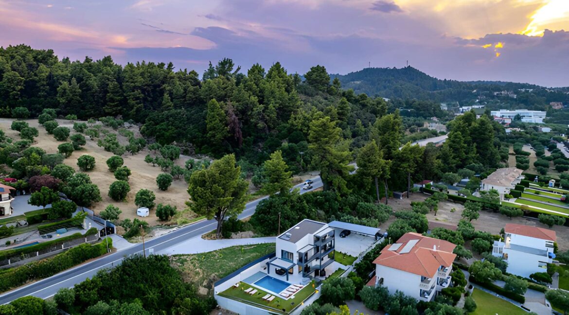 Luxury Villa with Pool for Sale in Polychrono Halkidiki 6