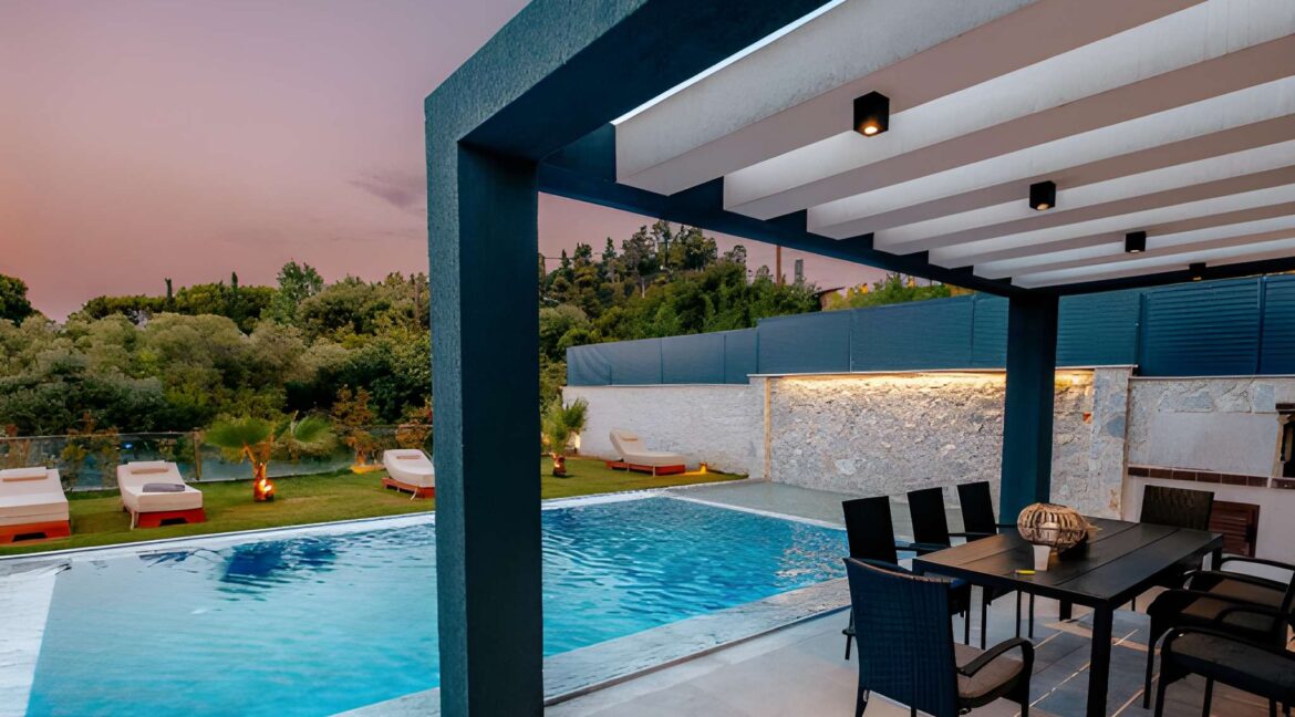 Luxury Villa with Pool for Sale in Polychrono Halkidiki 7