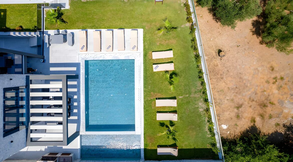 Luxury Villa with Pool for Sale in Polychrono Halkidiki 8