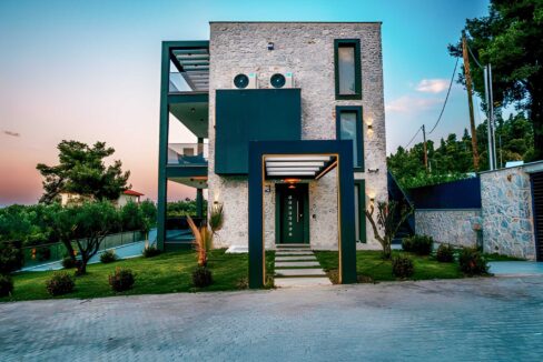 Luxury Villa with Pool for Sale in Polychrono Halkidiki 9