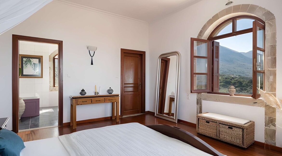 Stone Mansion for Sale in Crete, near Rethymno 1