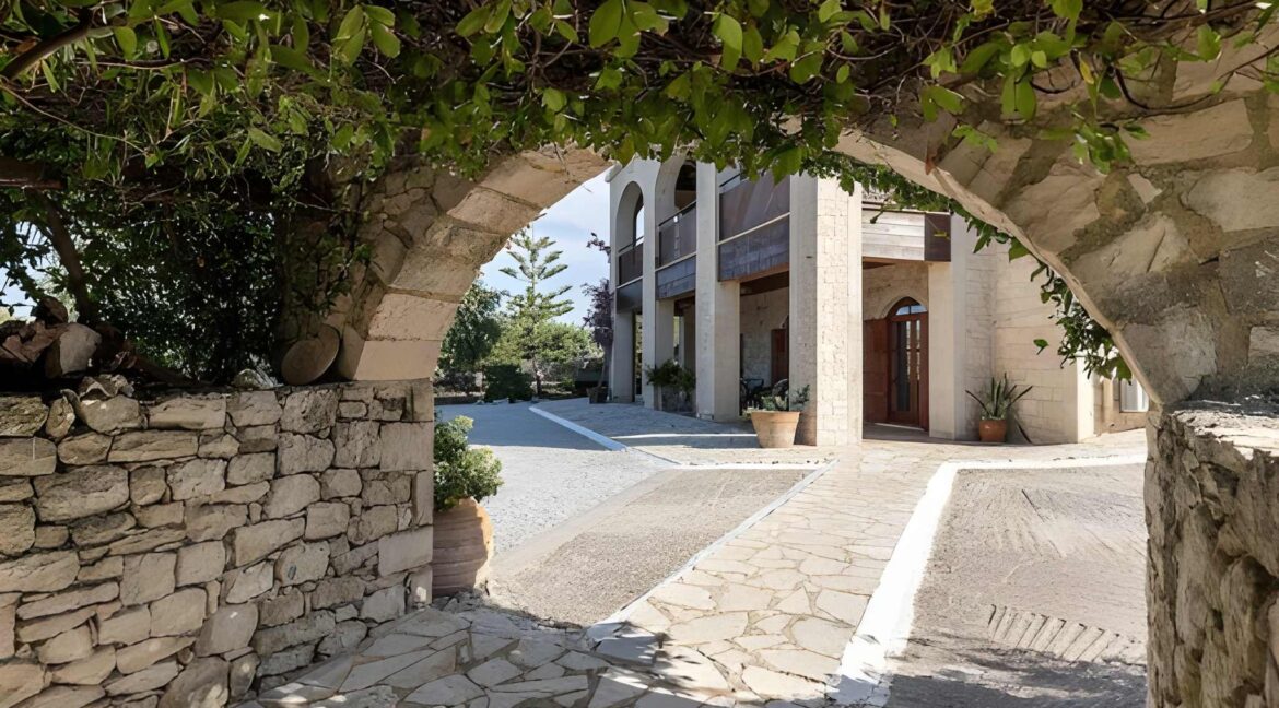 Stone Mansion for Sale in Crete, near Rethymno 3
