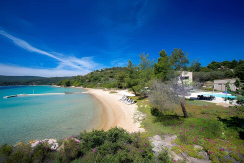 Ultra-Rare Beachfront Villa for sale on Diaporos Island Halkidiki 4
