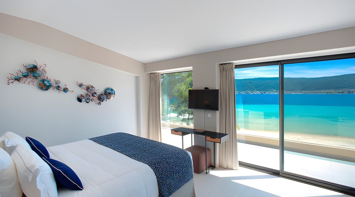 Ultra-Rare Beachfront Villa for sale on Diaporos Island Halkidiki 5