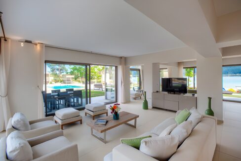 Ultra-Rare Beachfront Villa for sale on Diaporos Island Halkidiki 7