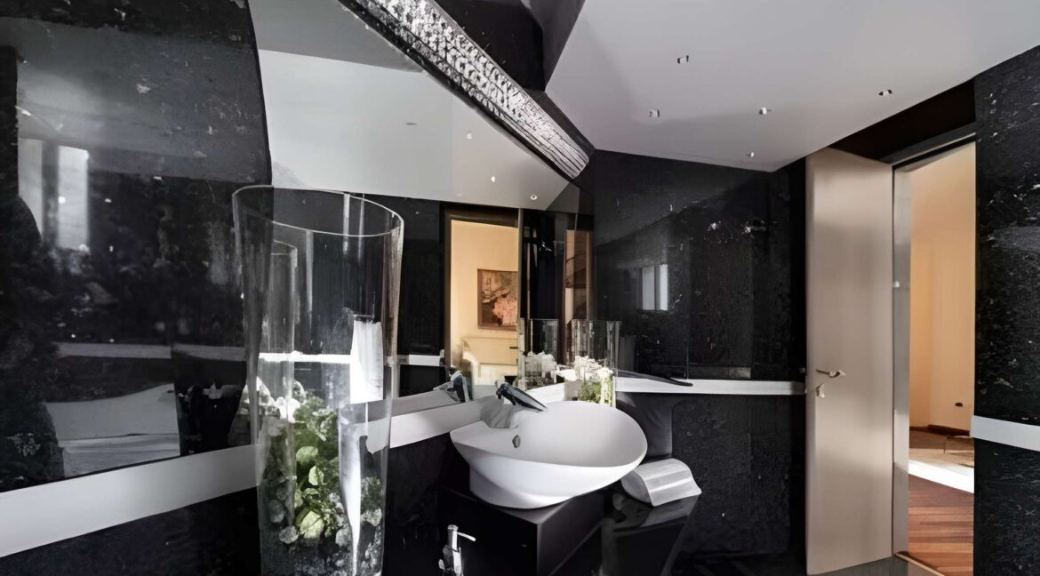 Villa for sale Ano Voula in South Attica, Kalymniotika 8