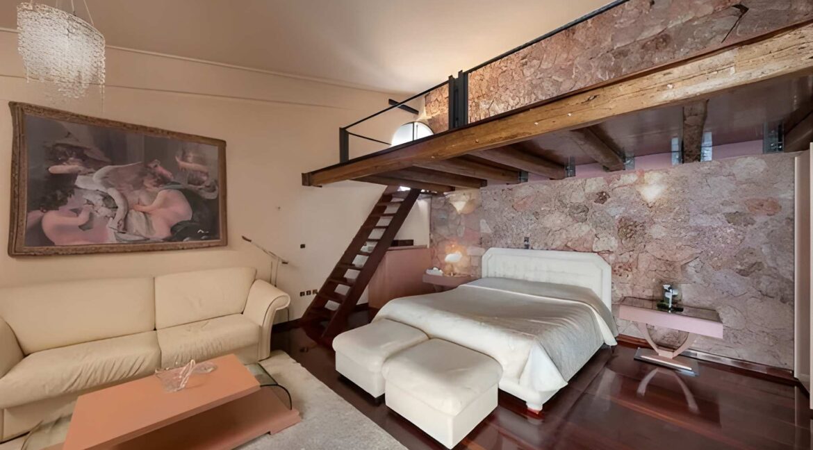 Villa for sale Ano Voula in South Attica, Kalymniotika 9