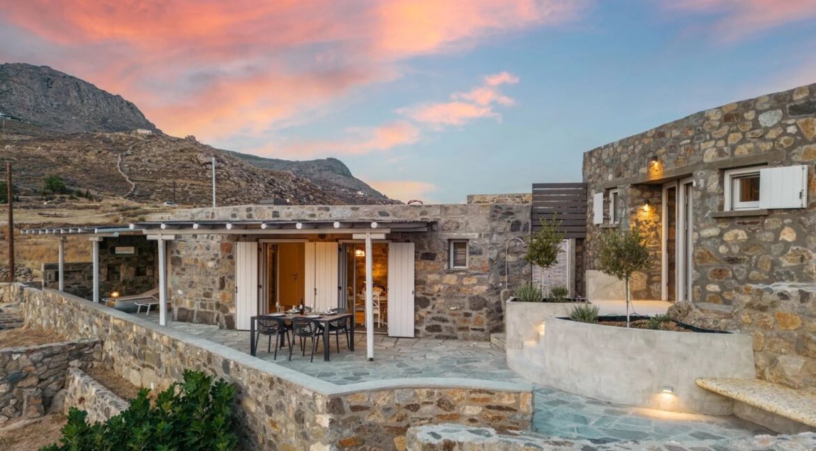 Villa for sale in Serifos island, above Vagia Beach 1