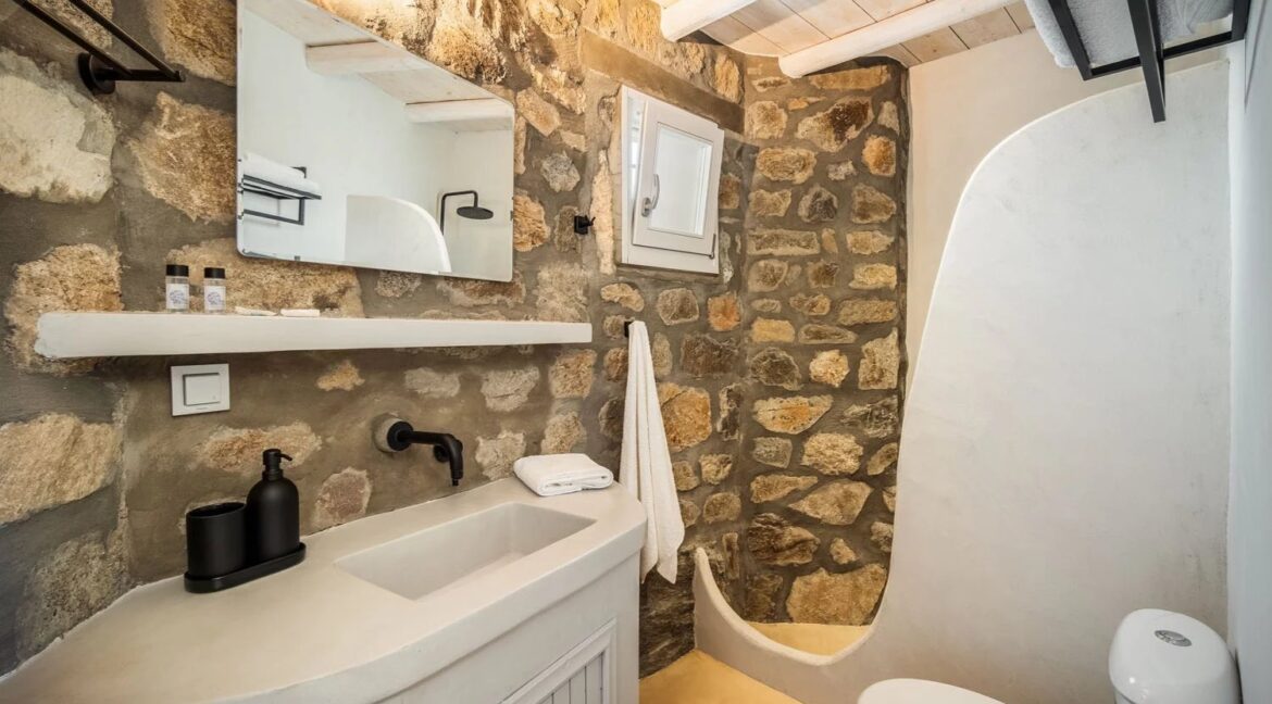 Villa for sale in Serifos island, above Vagia Beach 10