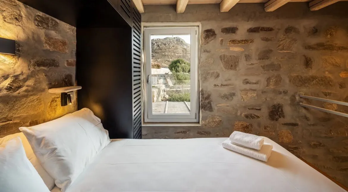 Villa for sale in Serifos island, above Vagia Beach 12