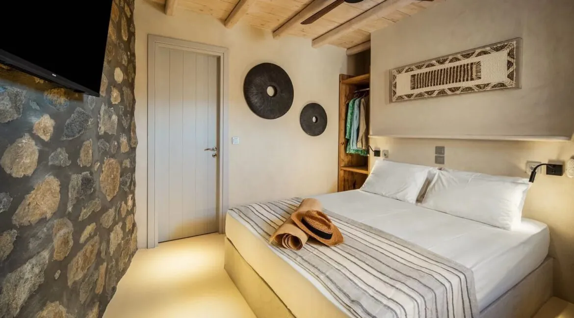 Villa for sale in Serifos island, above Vagia Beach 13