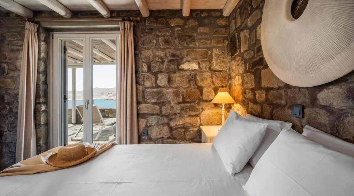 Villa for sale in Serifos island, above Vagia Beach 16