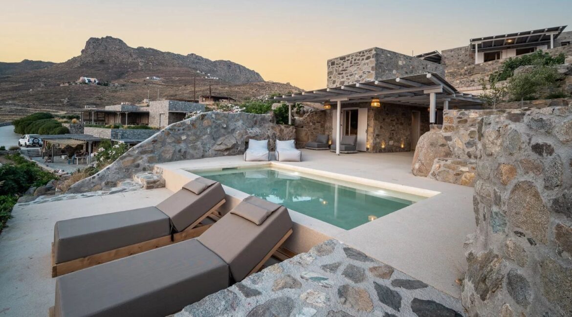 Villa for sale in Serifos island, above Vagia Beach 29