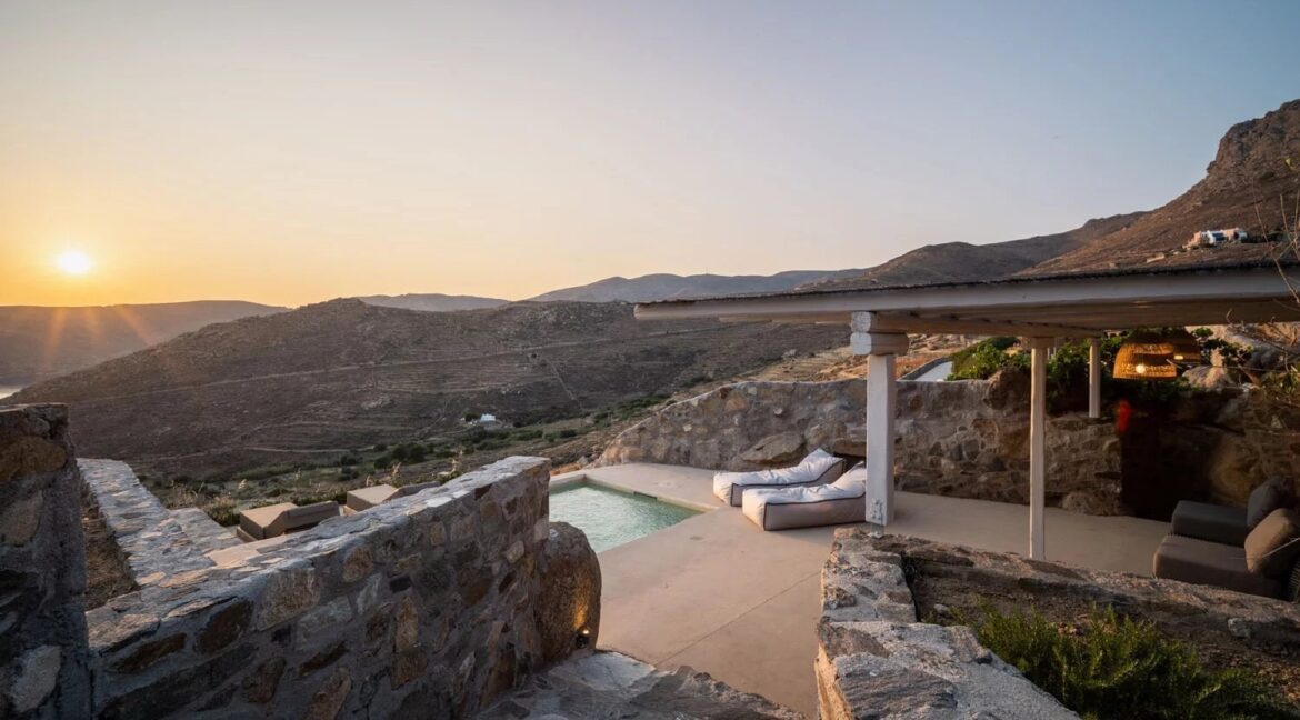 Villa for sale in Serifos island, above Vagia Beach 3