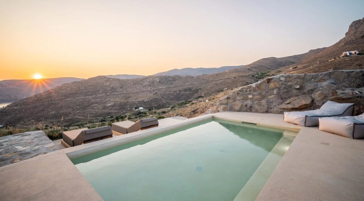 Villa for sale in Serifos island, above Vagia Beach 31