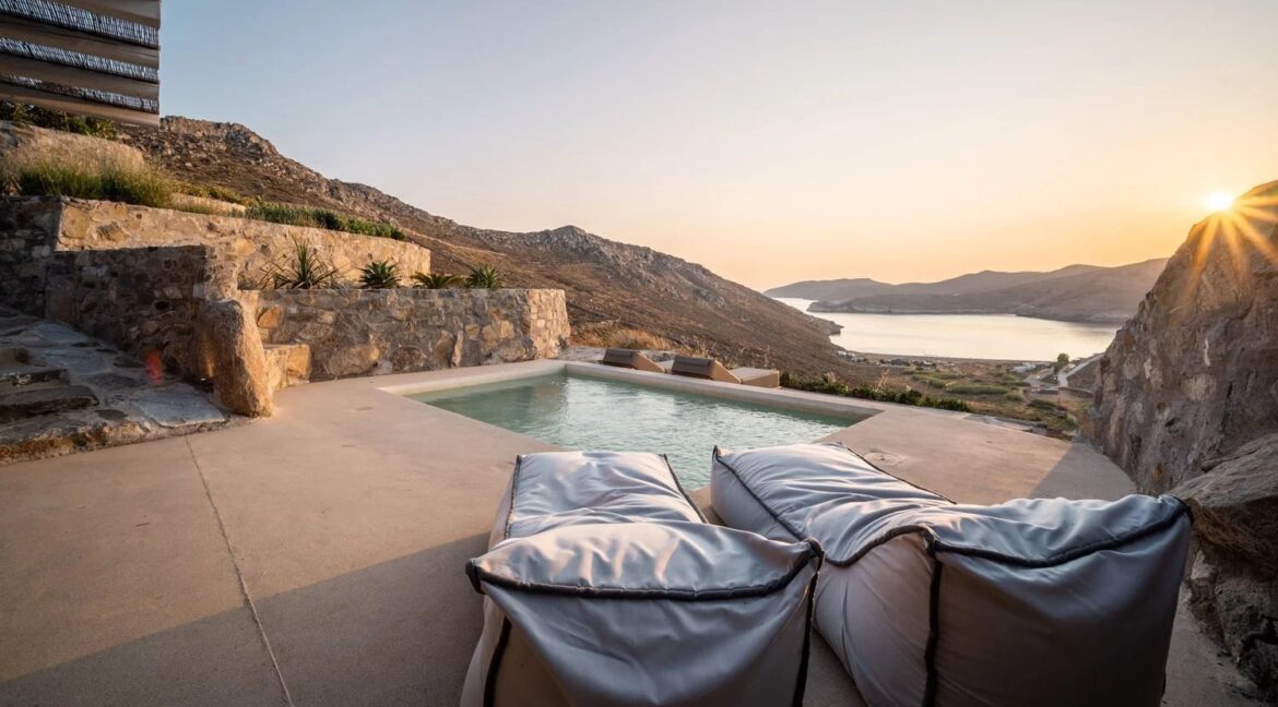 Villa for sale in Serifos island, above Vagia Beach 33