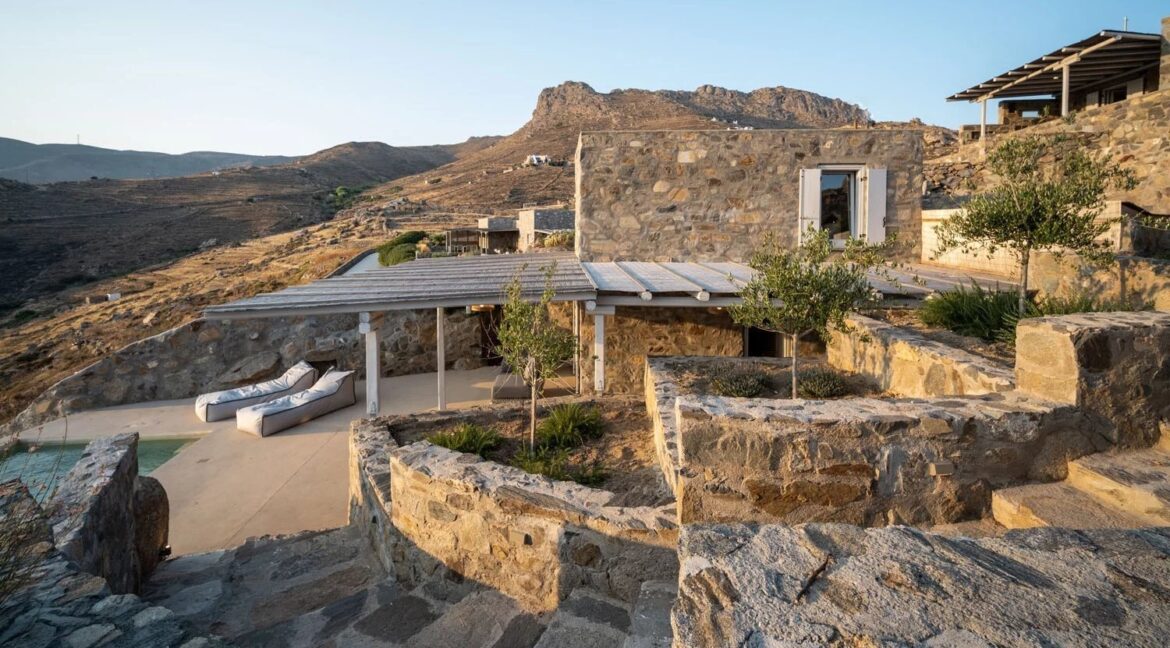 Villa for sale in Serifos island, above Vagia Beach 35