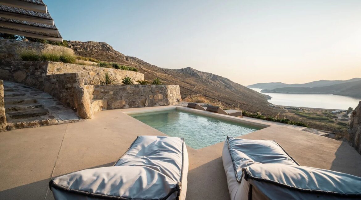 Villa for sale in Serifos island, above Vagia Beach 38