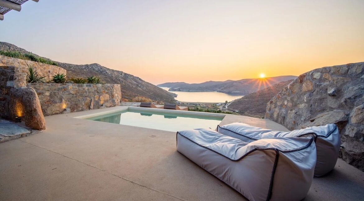 Villa for sale in Serifos island, above Vagia Beach 47