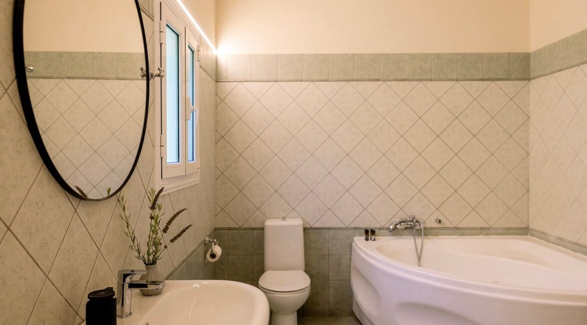 Villa with Pool for Sale in Northeast Corfu 10