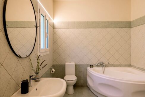 Villa with Pool for Sale in Northeast Corfu 10