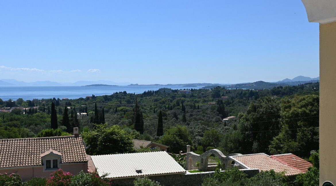 Villa with Pool for Sale in Northeast Corfu 8