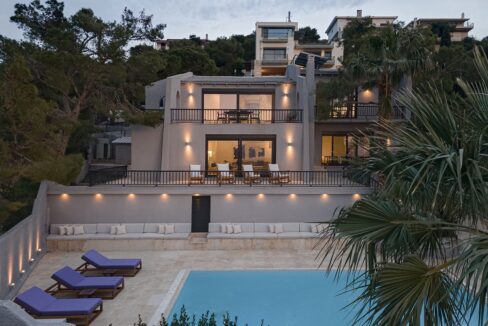 Villa with Pool for Sale in South Athens, Saronida