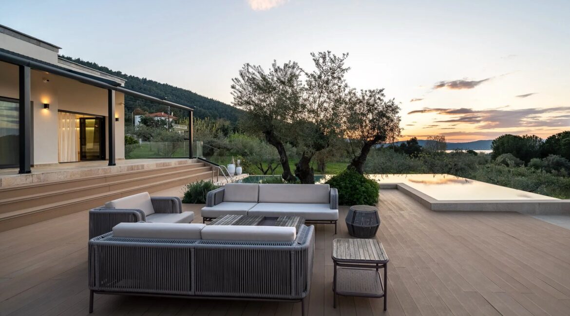 Villa with Pool for Sale in Vourvourou Sithonia Halkidiki 16