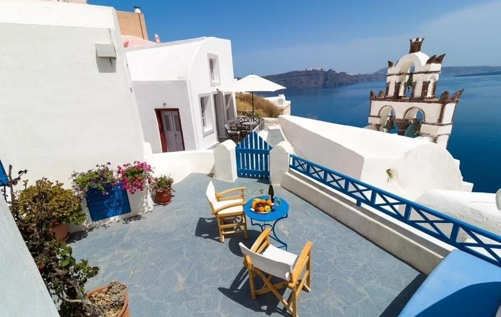 Luxury 19th Century Cave House for sale in Oia, Santorini 19