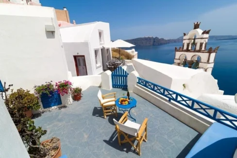 Luxury 19th Century Cave House for sale in Oia, Santorini 19