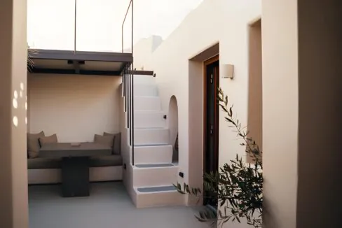 Modern House for Sale in Pyrgos Santorini 10