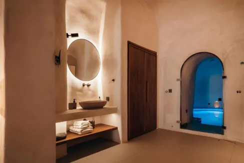 Modern House for Sale in Pyrgos Santorini 2