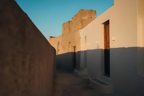 Modern House for Sale in Pyrgos Santorini 8