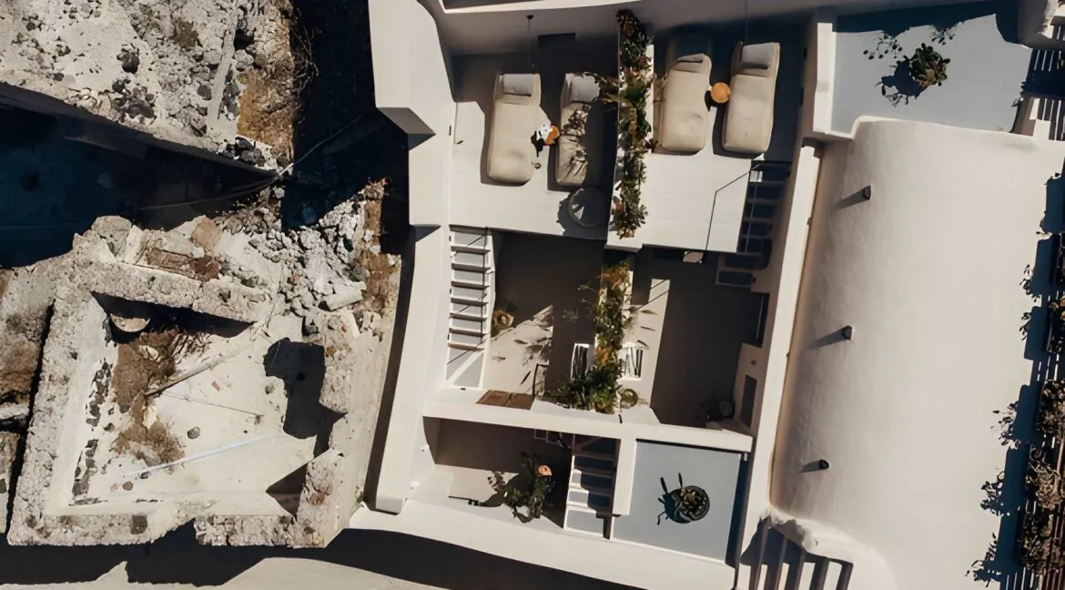 Modern House for Sale in Pyrgos Santorini 9