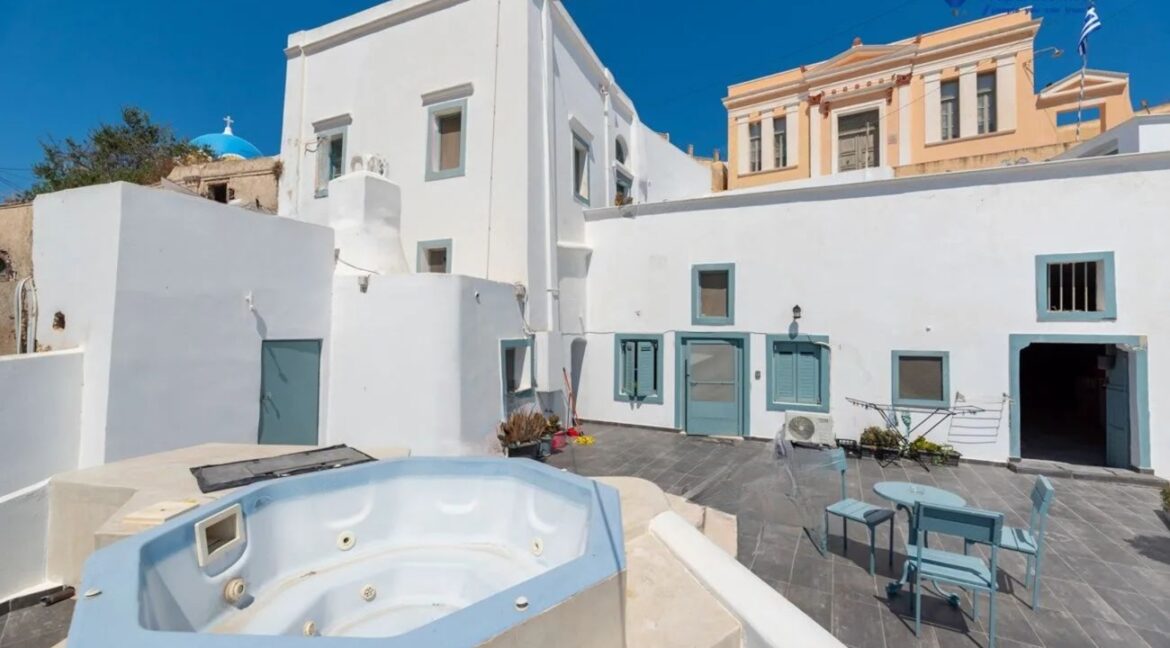 Traditional Complex for Sale in Vothonas Santorini 5