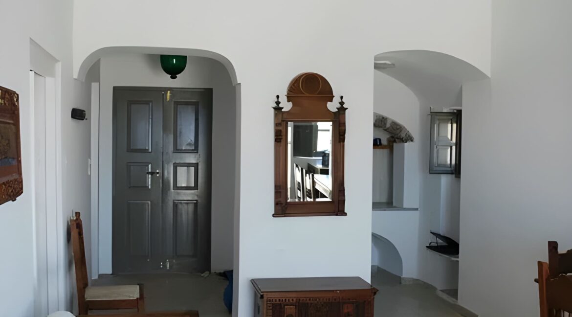 Traditional House for Sale in Finikia Santorini 13