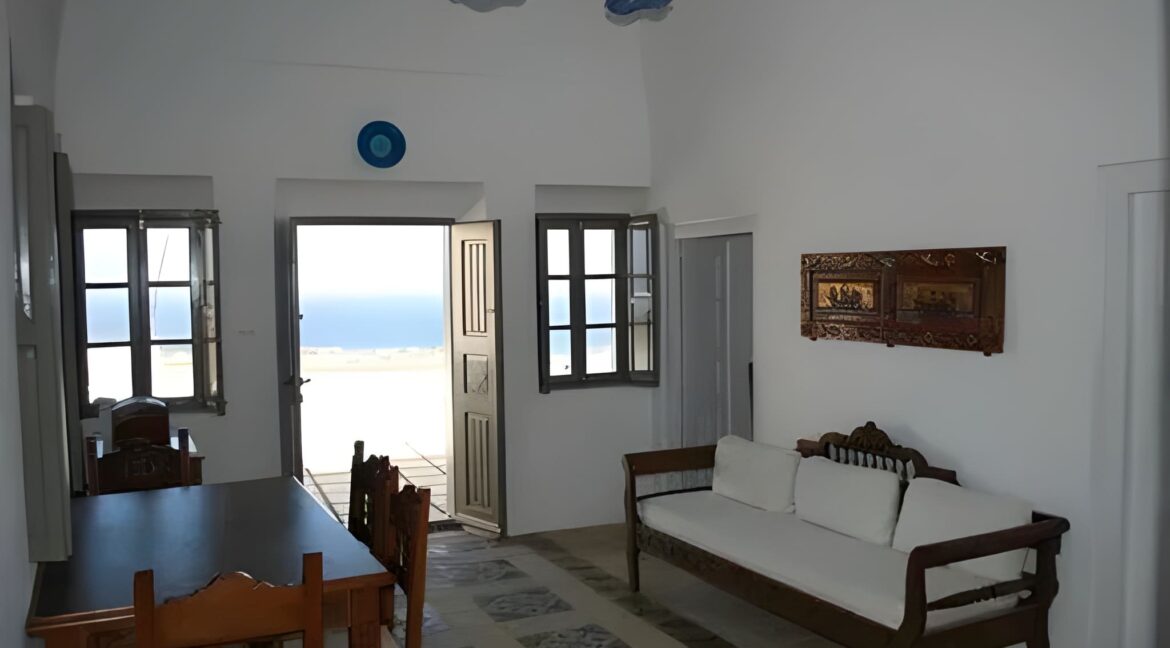 Traditional House for Sale in Finikia Santorini 14