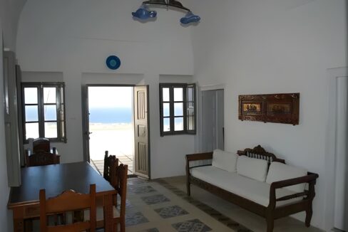 Traditional House for Sale in Finikia Santorini 14