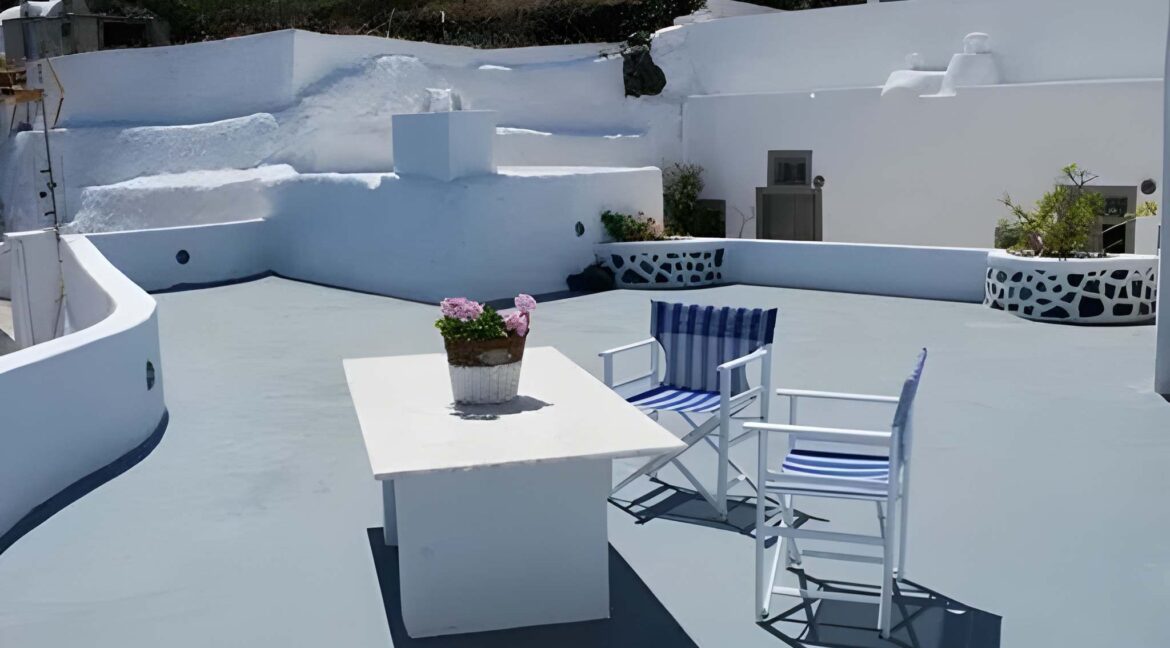 Traditional House for Sale in Finikia Santorini 15
