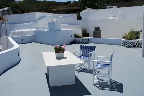 Traditional House for Sale in Finikia Santorini 15