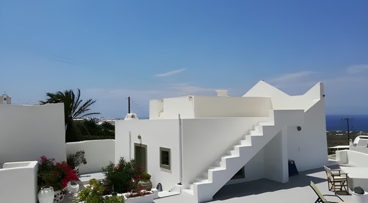 Traditional House for Sale in Finikia Santorini 2