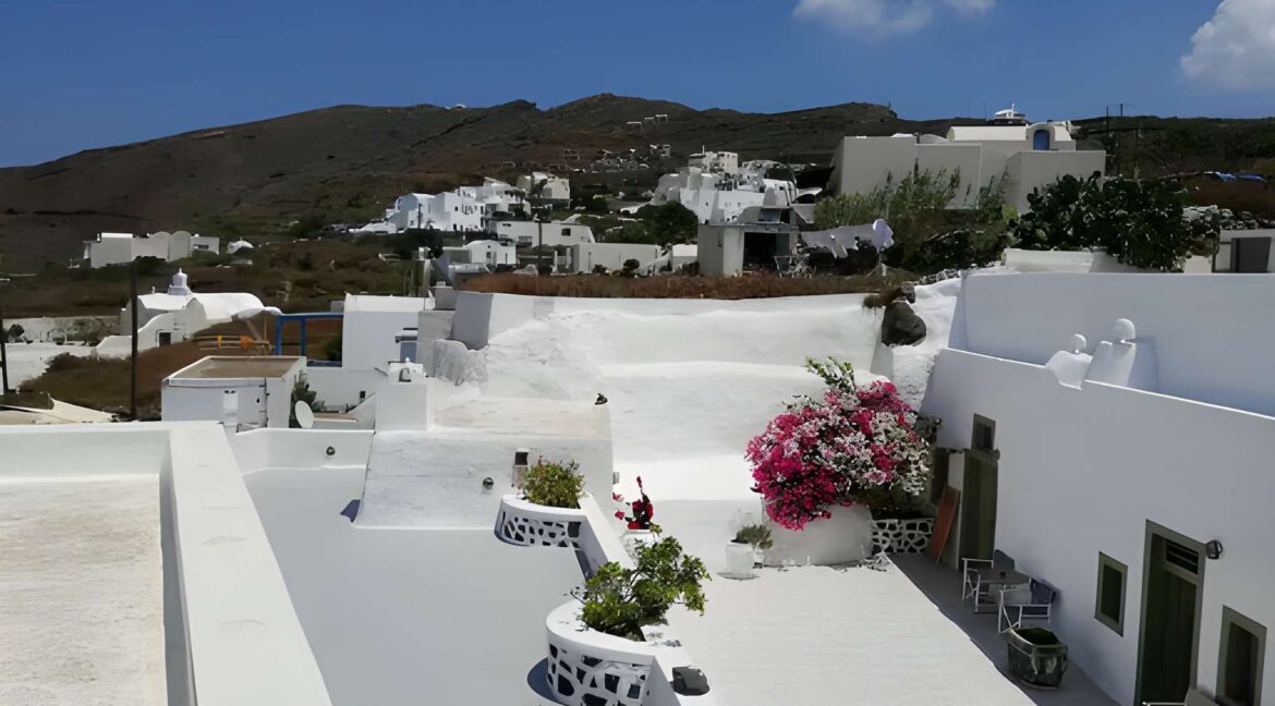 Traditional House for Sale in Finikia Santorini 24