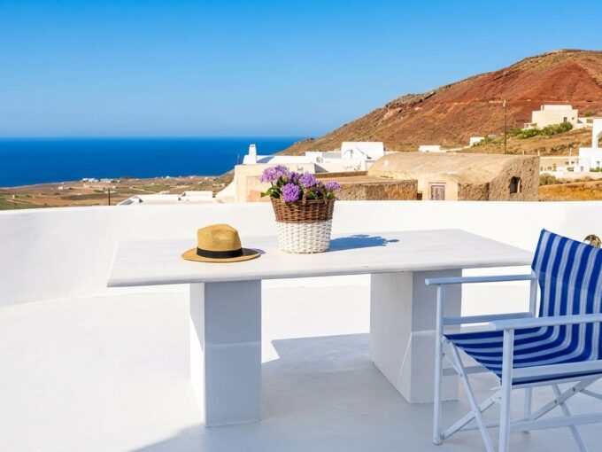 Traditional House for Sale in Finikia Santorini