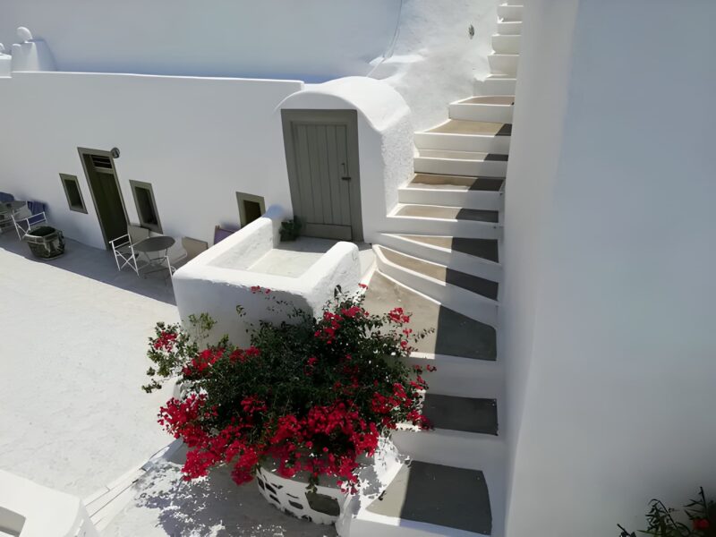 Maison traditionnelle à vendre à Finikia, Santorin - 3 résidences indépendantes in 36.4632168,25.3938867,14