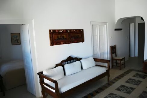 Traditional House for Sale in Finikia Santorini 8